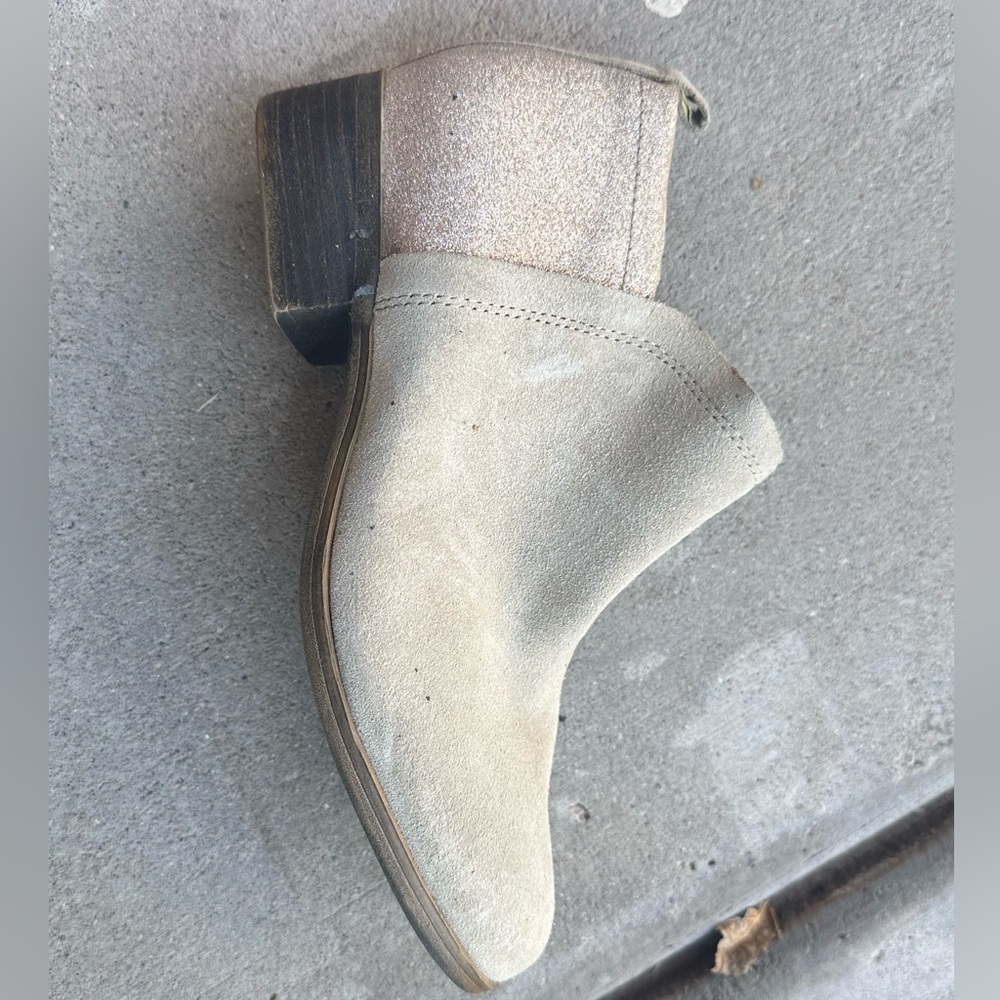 Cream colored sparkle Tom’s